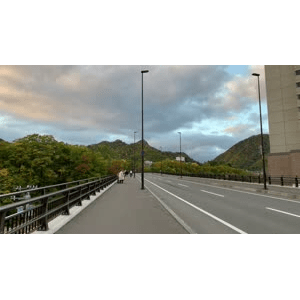 【紅葉狩り】秋の定山渓大橋での日暮れ時_超清 4K