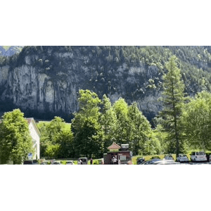 瑞士峡谷小镇 劳特布伦嫩 (Lauterbrunnen) 和 (Staubbach) 瀑布_超清 4K
